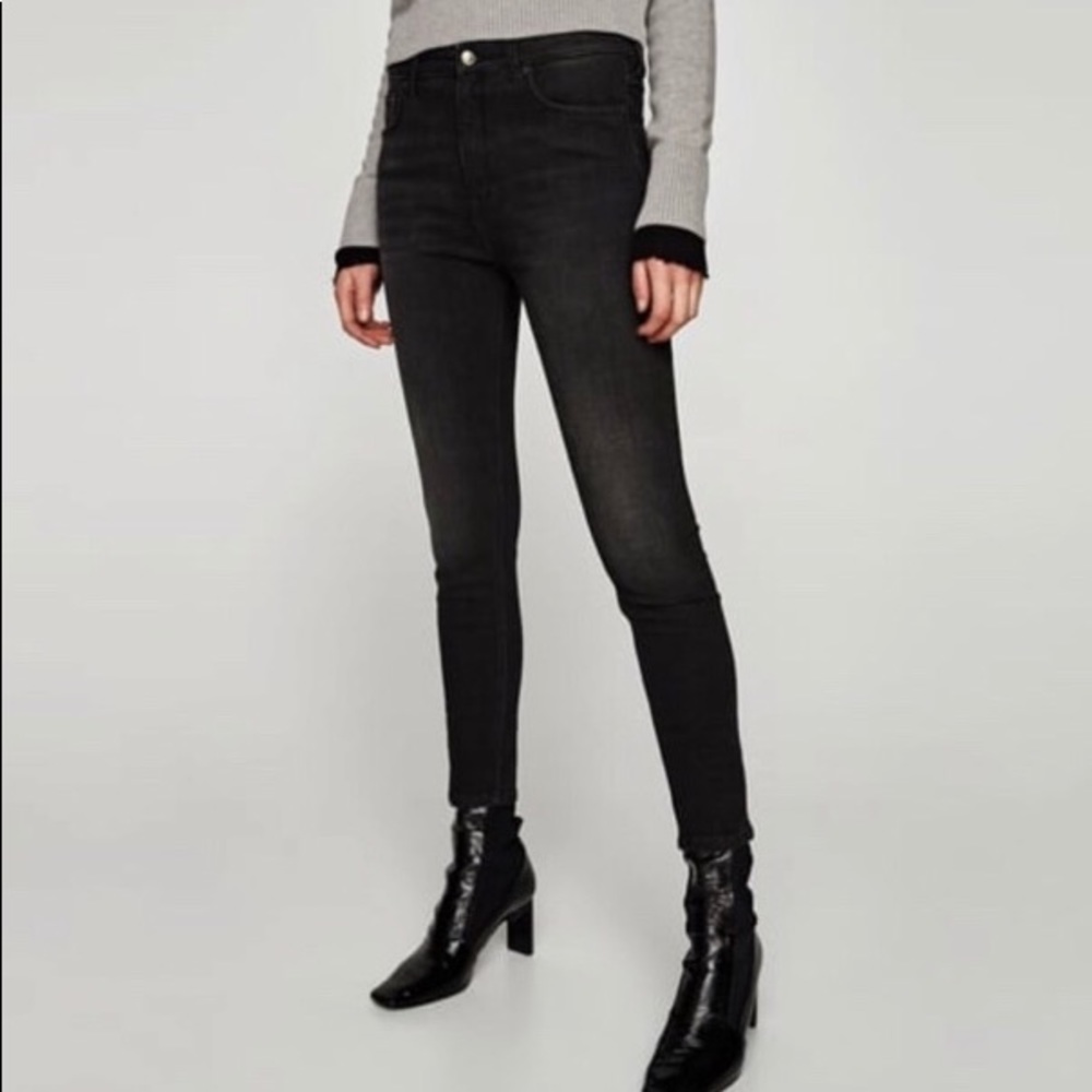 ZARA — THE HIGH WAIST BI-STRETCH JEANS